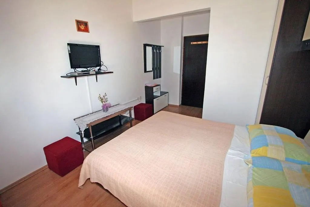 Room In Medulin With Terrace, Air Conditioning, Wifi 3488-9 0*,