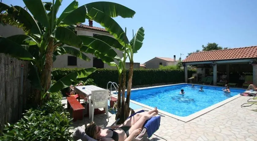 Room In Medulin With Terrace, Air Conditioning, Wifi 3488-9 Guest house